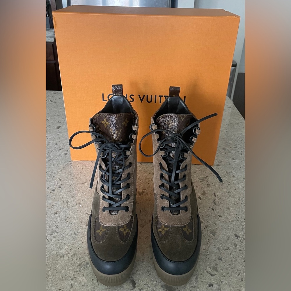 LOUIS VUITTON Laureate Platform Desert Boot